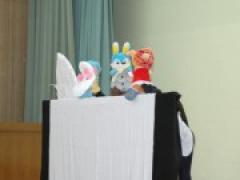 みんな真剣に学んだ冬の交通安全教室 ~4回目の今日は、人形劇で~