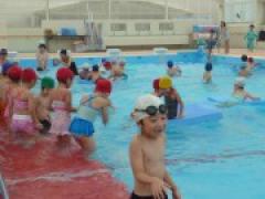 屋内プール(昭和小)での水遊び ~とっても楽しかったよ~