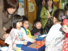 お店屋さんごっこ 大盛況 ~今年度最後の参観日~